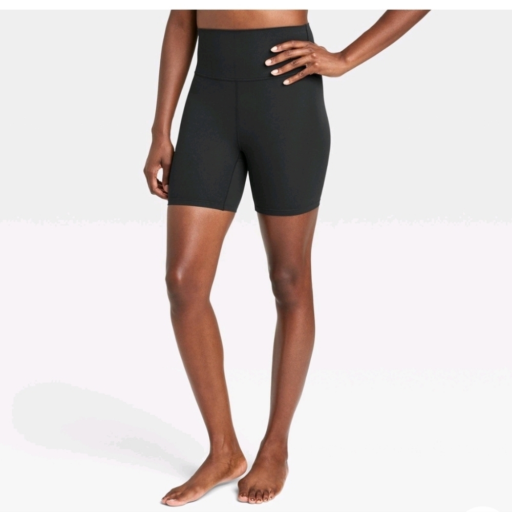 Women's Everyday Soft Ultra High-Rise Bike Shorts 6" - All In Motion Black - XS